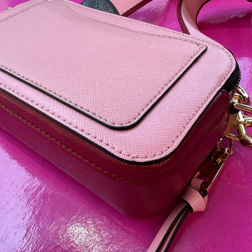 The Marc Jacobs Snapshot Camera Bag in Baby Pink - Picture 4 of 11